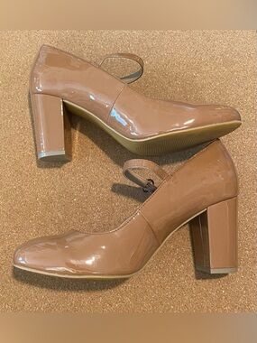 Torrid Patent Mary Jane Pumps 3” Heels Blush Tan Size 8.5WW NWOT New Wide Glossy